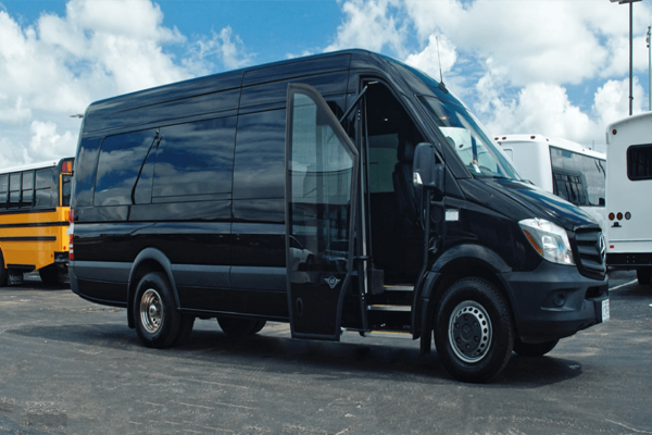 Luxury Van Rentals for Upscale Shopping Excursions in Dubai